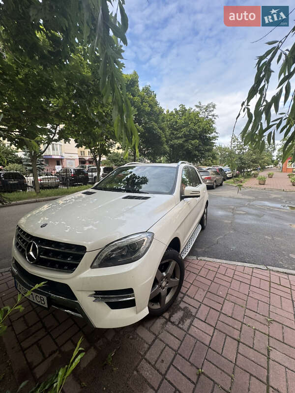 Внедорожник / Кроссовер Mercedes-Benz M-Class 2014 в 