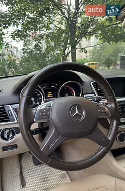 Внедорожник / Кроссовер Mercedes-Benz M-Class 2014 в 
