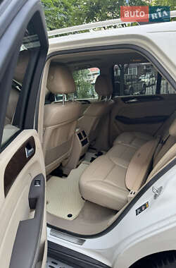 Внедорожник / Кроссовер Mercedes-Benz M-Class 2014 в 