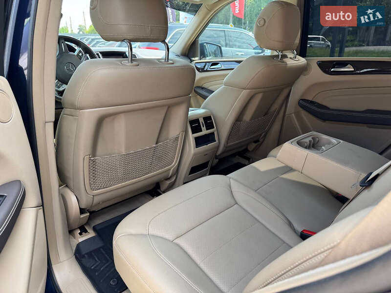 Внедорожник / Кроссовер Mercedes-Benz M-Class 2012 в Черновцах