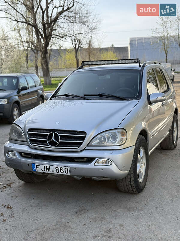 Внедорожник / Кроссовер Mercedes-Benz M-Class 2005 в 