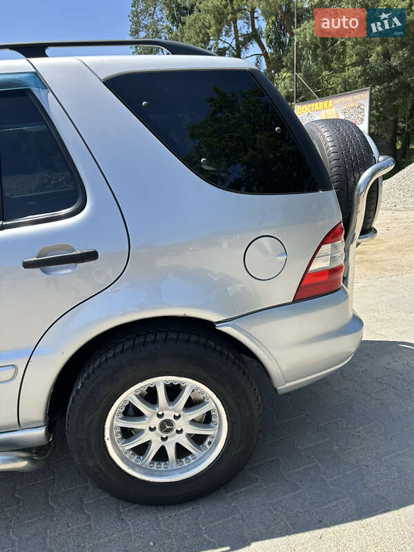 Внедорожник / Кроссовер Mercedes-Benz M-Class 2003 в Черновцах