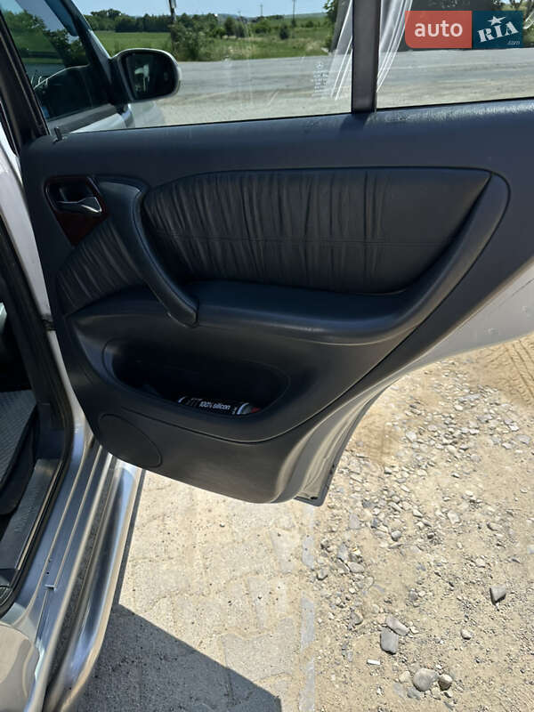 Внедорожник / Кроссовер Mercedes-Benz M-Class 2003 в Черновцах