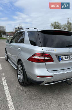 Внедорожник / Кроссовер Mercedes-Benz M-Class 2011 в 