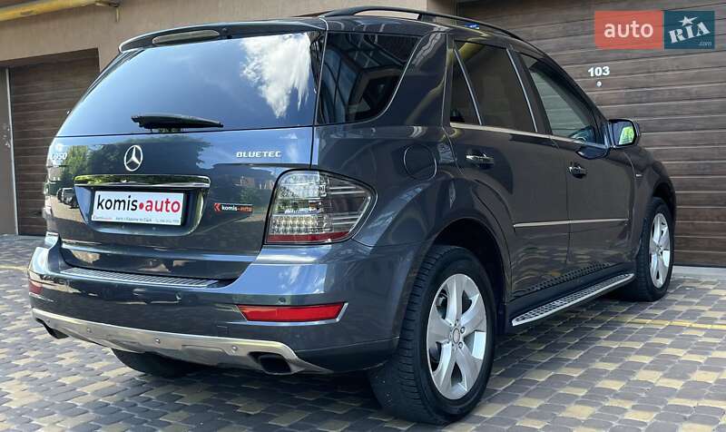 Внедорожник / Кроссовер Mercedes-Benz M-Class 2010 в Виннице