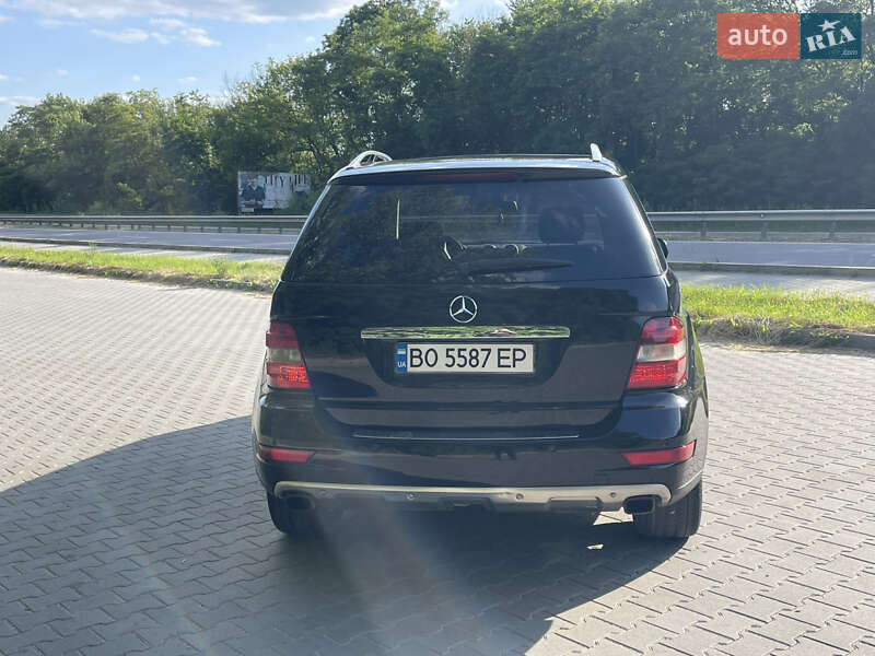 Внедорожник / Кроссовер Mercedes-Benz M-Class 2009 в Тернополе