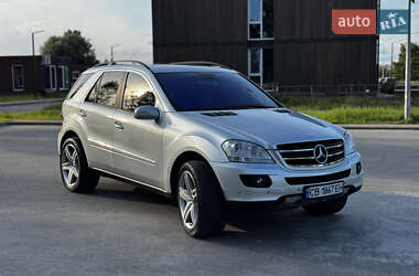 Внедорожник / Кроссовер Mercedes-Benz M-Class 2005 в 