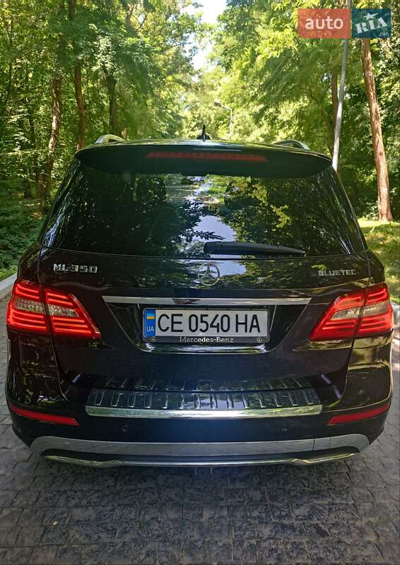 Внедорожник / Кроссовер Mercedes-Benz M-Class 2012 в Черновцах