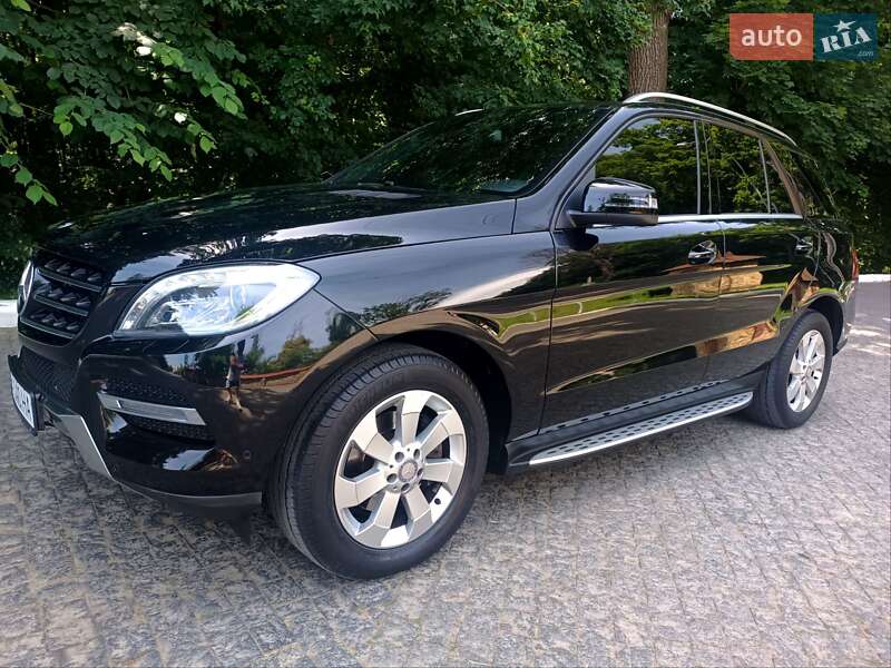 Внедорожник / Кроссовер Mercedes-Benz M-Class 2012 в Черновцах