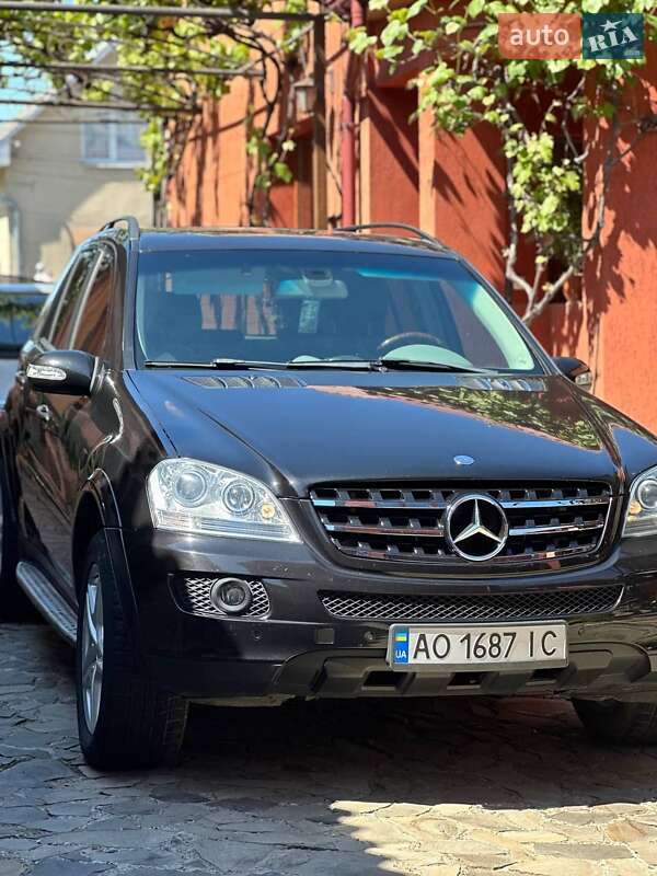 Внедорожник / Кроссовер Mercedes-Benz M-Class 2007 в Виноградове