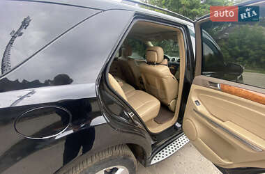 Внедорожник / Кроссовер Mercedes-Benz M-Class 2009 в 