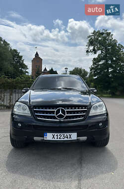 Внедорожник / Кроссовер Mercedes-Benz M-Class 2005 в 