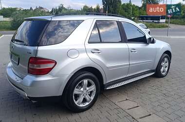 Позашляховик / Кросовер Mercedes-Benz M-Class 2006 в 