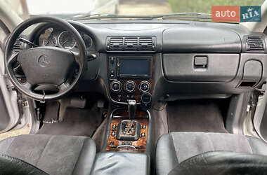 Позашляховик / Кросовер Mercedes-Benz M-Class 2004 в 