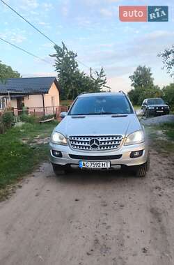 Позашляховик / Кросовер Mercedes-Benz M-Class 2007 в 
