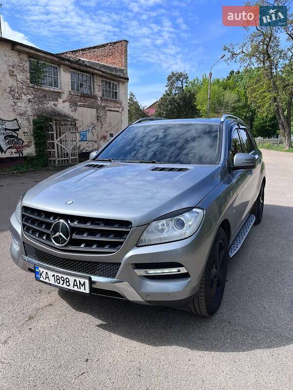 Внедорожник / Кроссовер Mercedes-Benz M-Class 2013 в Кропивницком
