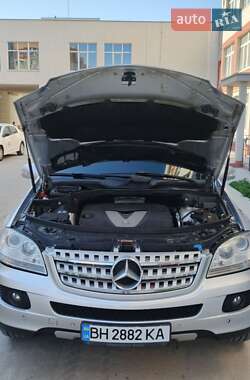 Внедорожник / Кроссовер Mercedes-Benz M-Class 2008 в 