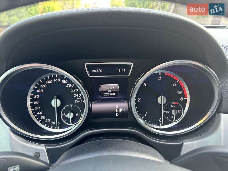 Позашляховик / Кросовер Mercedes-Benz M-Class 2013 в Дніпрі