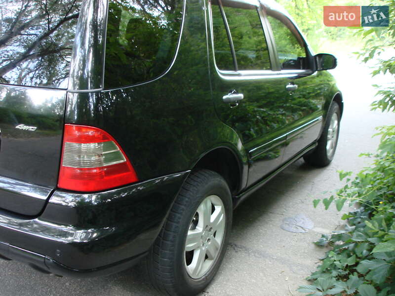 Внедорожник / Кроссовер Mercedes-Benz M-Class 2004 в Светловодске