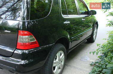 Внедорожник / Кроссовер Mercedes-Benz M-Class 2004 в 