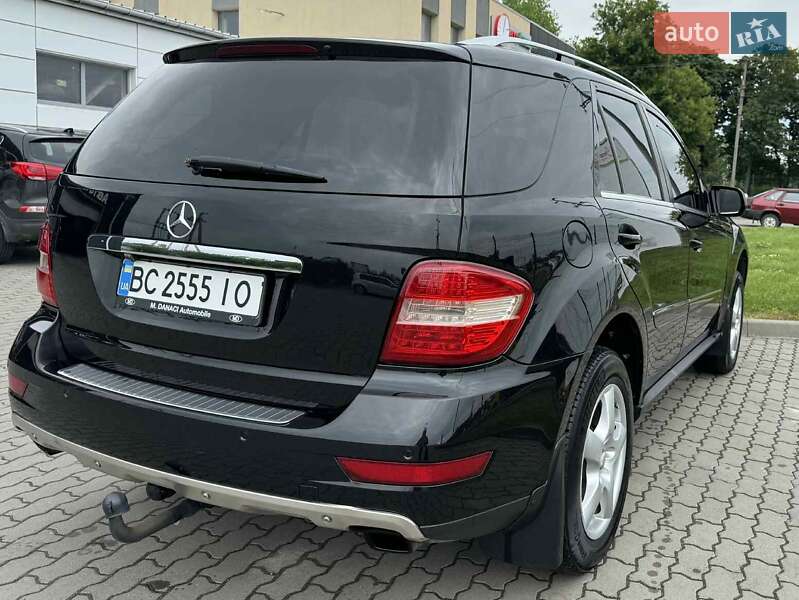 Внедорожник / Кроссовер Mercedes-Benz M-Class 2009 в Великих Мостах