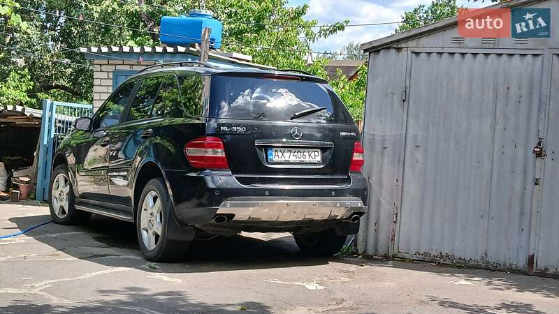 Mercedes-Benz M-Class 2008