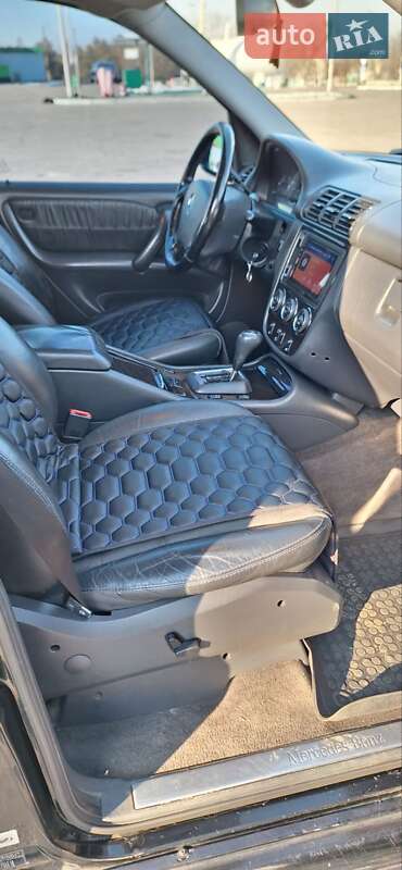 Позашляховик / Кросовер Mercedes-Benz M-Class 2004 в Києві