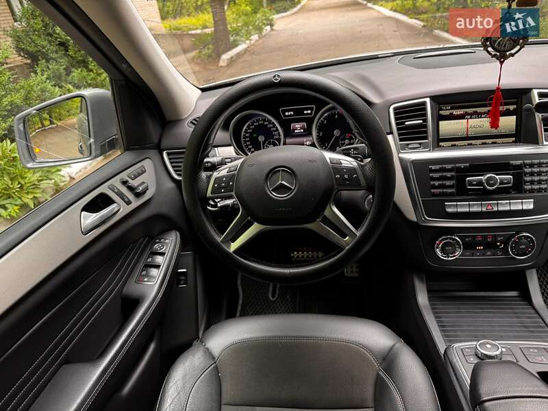 Внедорожник / Кроссовер Mercedes-Benz M-Class 2015 в Джулинке