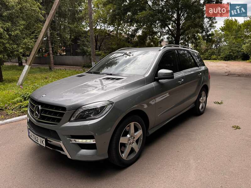 Внедорожник / Кроссовер Mercedes-Benz M-Class 2015 в Джулинке