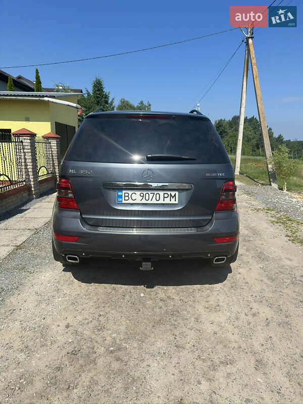 Внедорожник / Кроссовер Mercedes-Benz M-Class 2009 в 