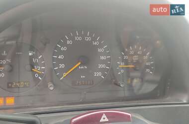 Внедорожник / Кроссовер Mercedes-Benz M-Class 2001 в 
