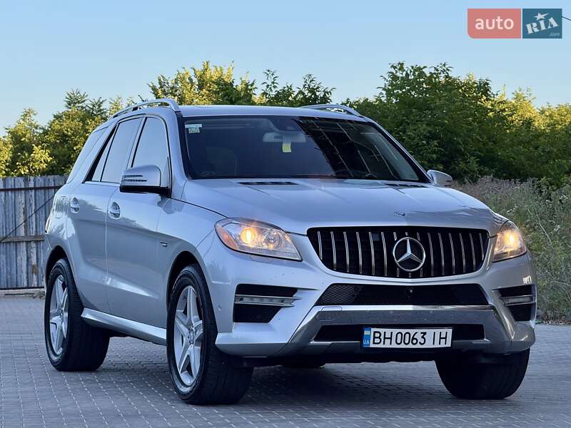 Позашляховик / Кросовер Mercedes-Benz M-Class 2015 в Одесі