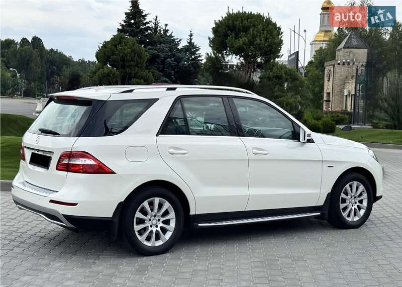 Mercedes-Benz M-Class 2014