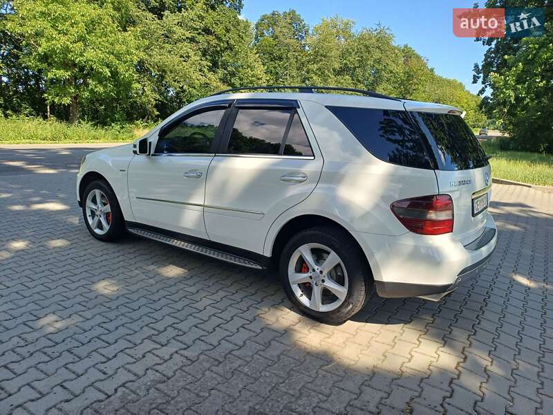 Внедорожник / Кроссовер Mercedes-Benz M-Class 2008 в Черновцах