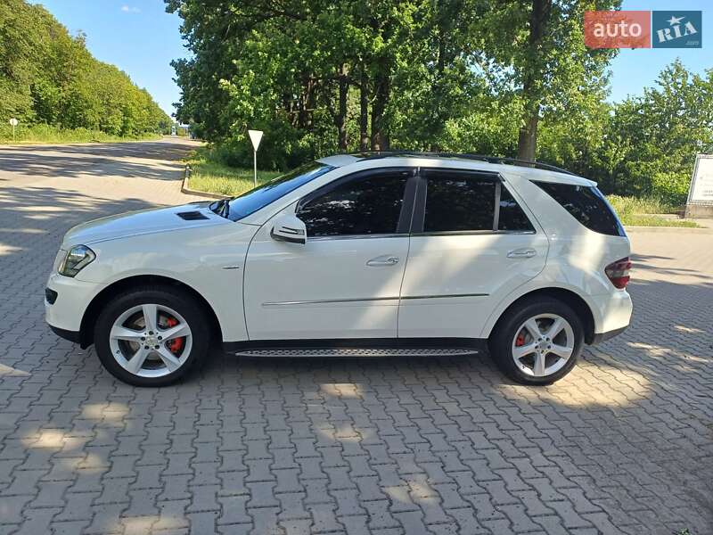 Внедорожник / Кроссовер Mercedes-Benz M-Class 2008 в Черновцах