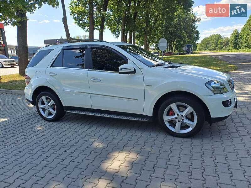 Внедорожник / Кроссовер Mercedes-Benz M-Class 2008 в Черновцах
