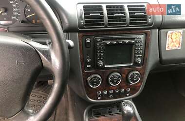 Внедорожник / Кроссовер Mercedes-Benz M-Class 2002 в 