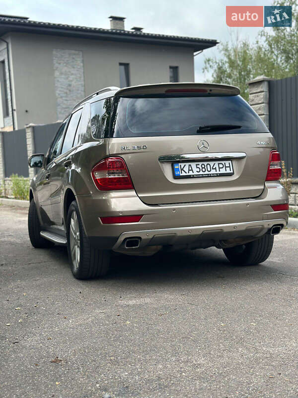 Позашляховик / Кросовер Mercedes-Benz M-Class 2009 в Києві
