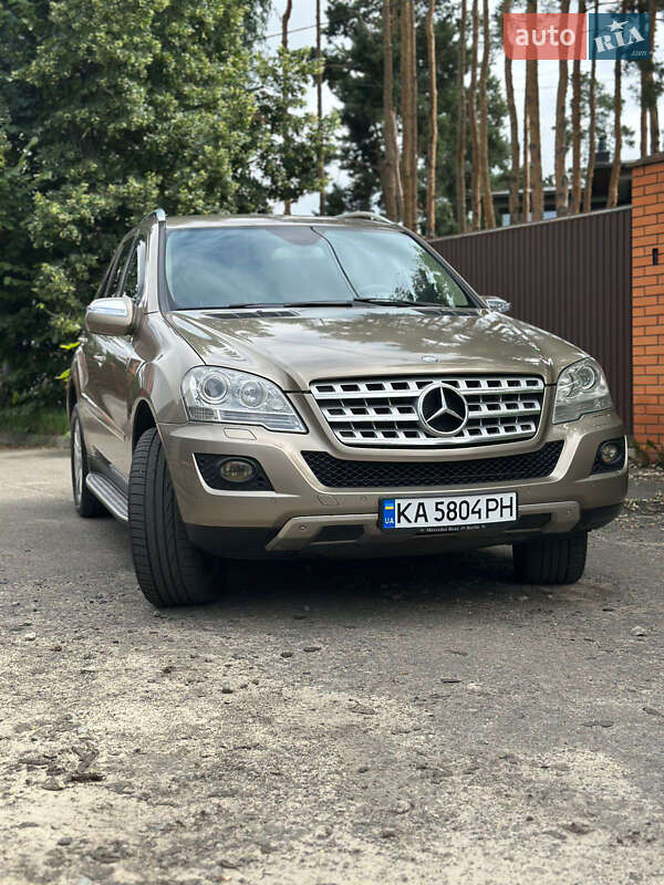 Позашляховик / Кросовер Mercedes-Benz M-Class 2009 в Києві