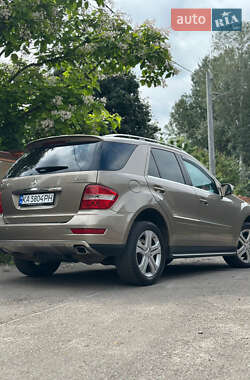 Внедорожник / Кроссовер Mercedes-Benz M-Class 2009 в 