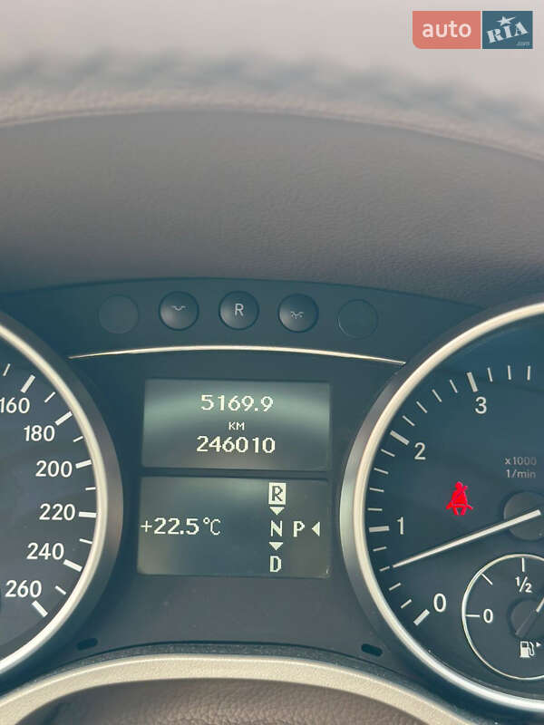Внедорожник / Кроссовер Mercedes-Benz M-Class 2009 в Киеве