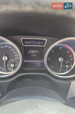 Внедорожник / Кроссовер Mercedes-Benz M-Class 2012 в 