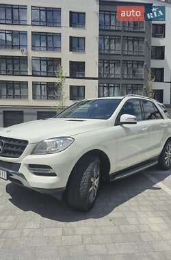 Внедорожник / Кроссовер Mercedes-Benz M-Class 2012 в 