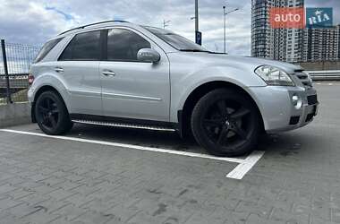 Внедорожник / Кроссовер Mercedes-Benz M-Class 2006 в 
