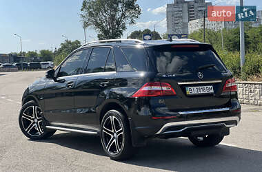 Внедорожник / Кроссовер Mercedes-Benz M-Class 2012 в 