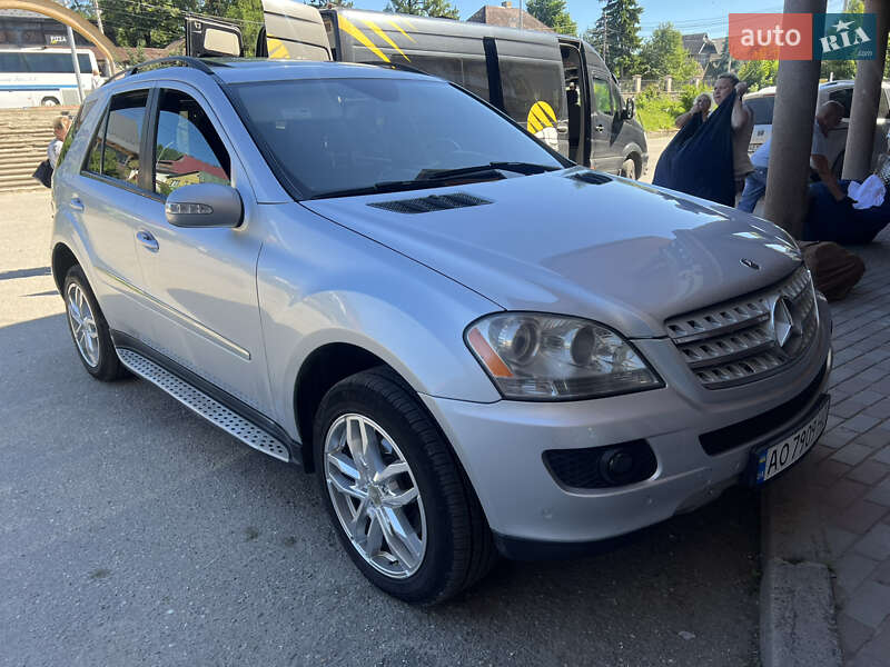 Позашляховик / Кросовер Mercedes-Benz M-Class 2008 в 