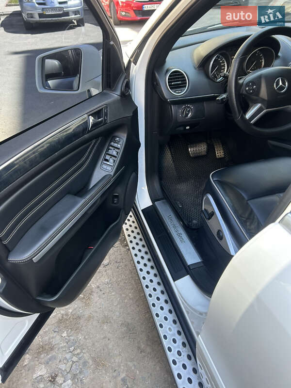Внедорожник / Кроссовер Mercedes-Benz M-Class 2011 в Тернополе