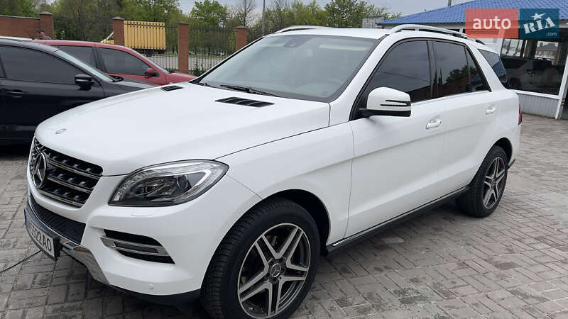 Внедорожник / Кроссовер Mercedes-Benz M-Class 2013 в Сумах