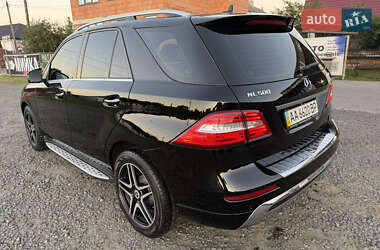 Внедорожник / Кроссовер Mercedes-Benz M-Class 2013 в 