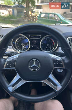 Внедорожник / Кроссовер Mercedes-Benz M-Class 2013 в 